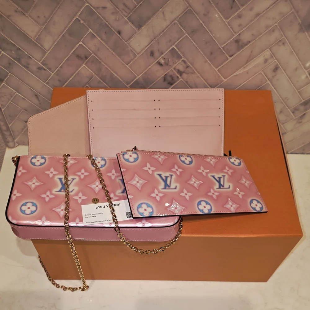 Louis Vuitton Felicie Pochette Valentines Edition New With Minor Color Transfer - Picture 15 of 15